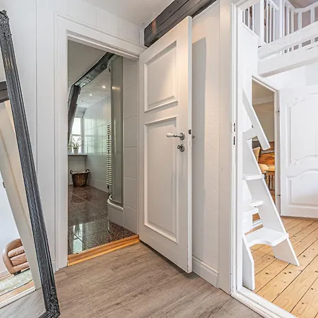 Fewo1846 - Dampfer Alexandra Ii - Urige Mit Zwei Schlafzimmern Am Nordermarkt Im Stadtzentrum Appartement